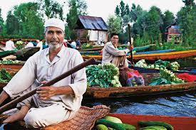 floating market in srinagar, north india tour packages